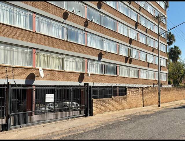 2 BEDROOM APARTMENT FOR SALE IN ARCADIA